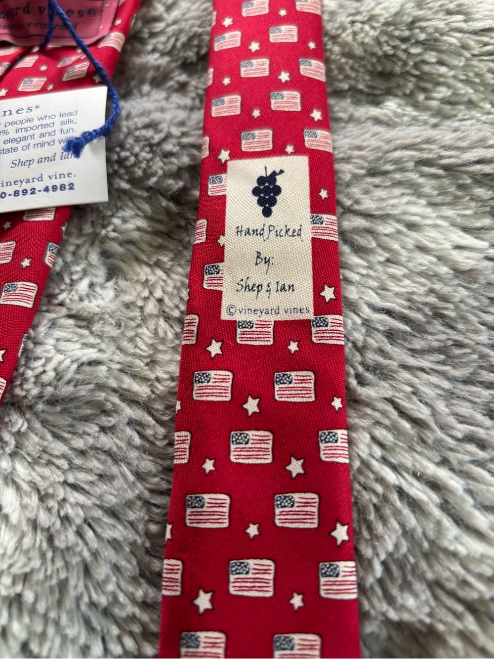 Vineyard Vines Red Tie with American Flag and Star Motif RARE